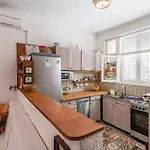 Nina Apartman